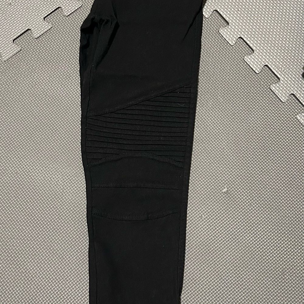 LARA Black Leggings